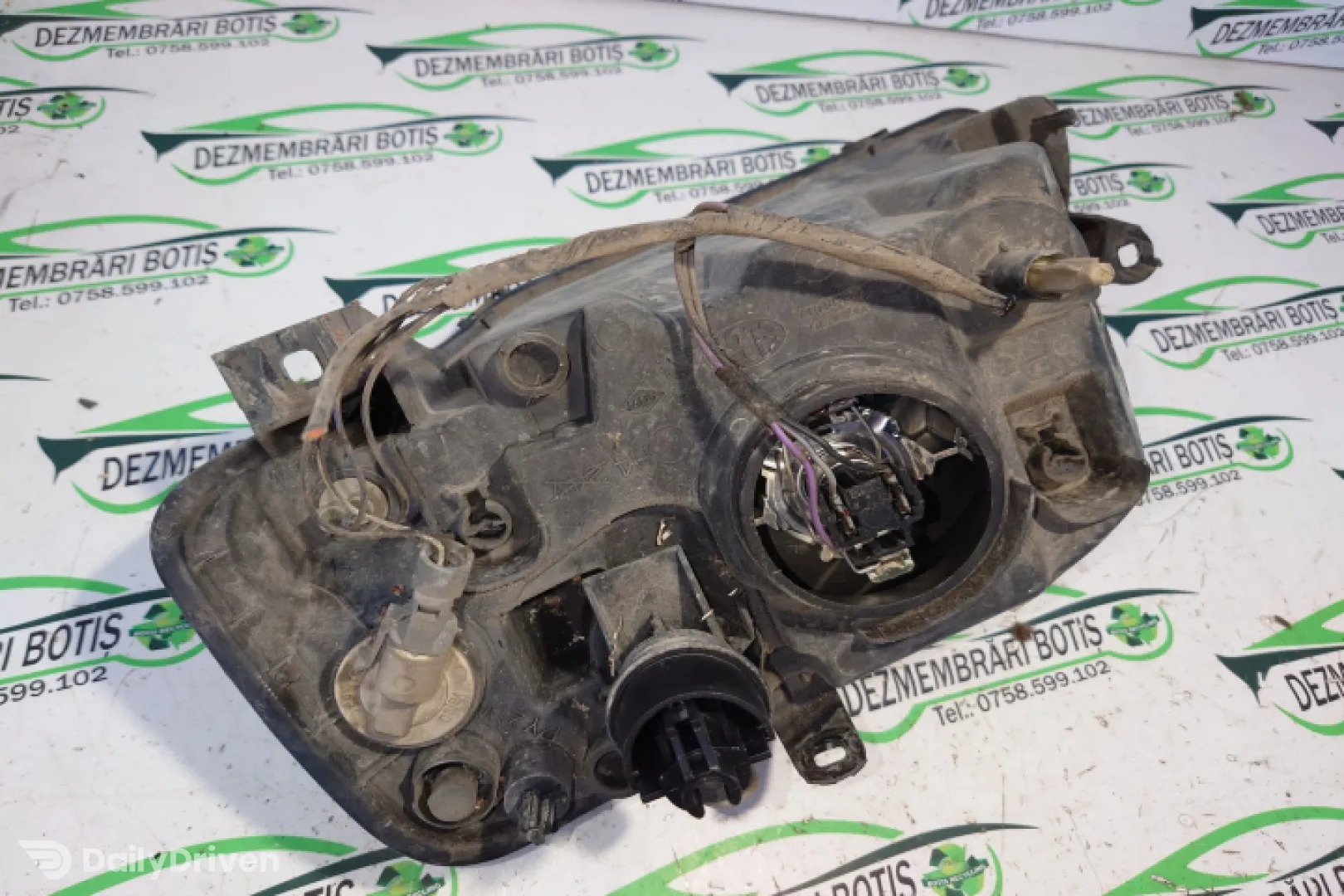 Far dreapta 8200211006 Dacia Logan  [2004 - 2008] Sedan 1.4 MT (75 hp)