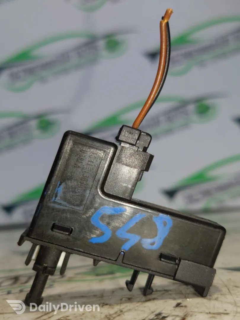 Switch maneta frana de mana Ford Focus 2 [2004 - 2008] Hatchback 5-usi 1.6 TDCi MT (109 hp)