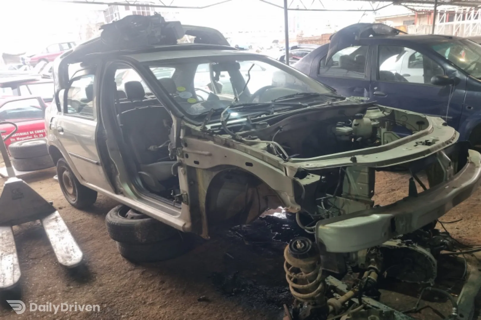 Consola centrala Dacia Logan  [2004 - 2008] Sedan 1.4 MT (75 hp)