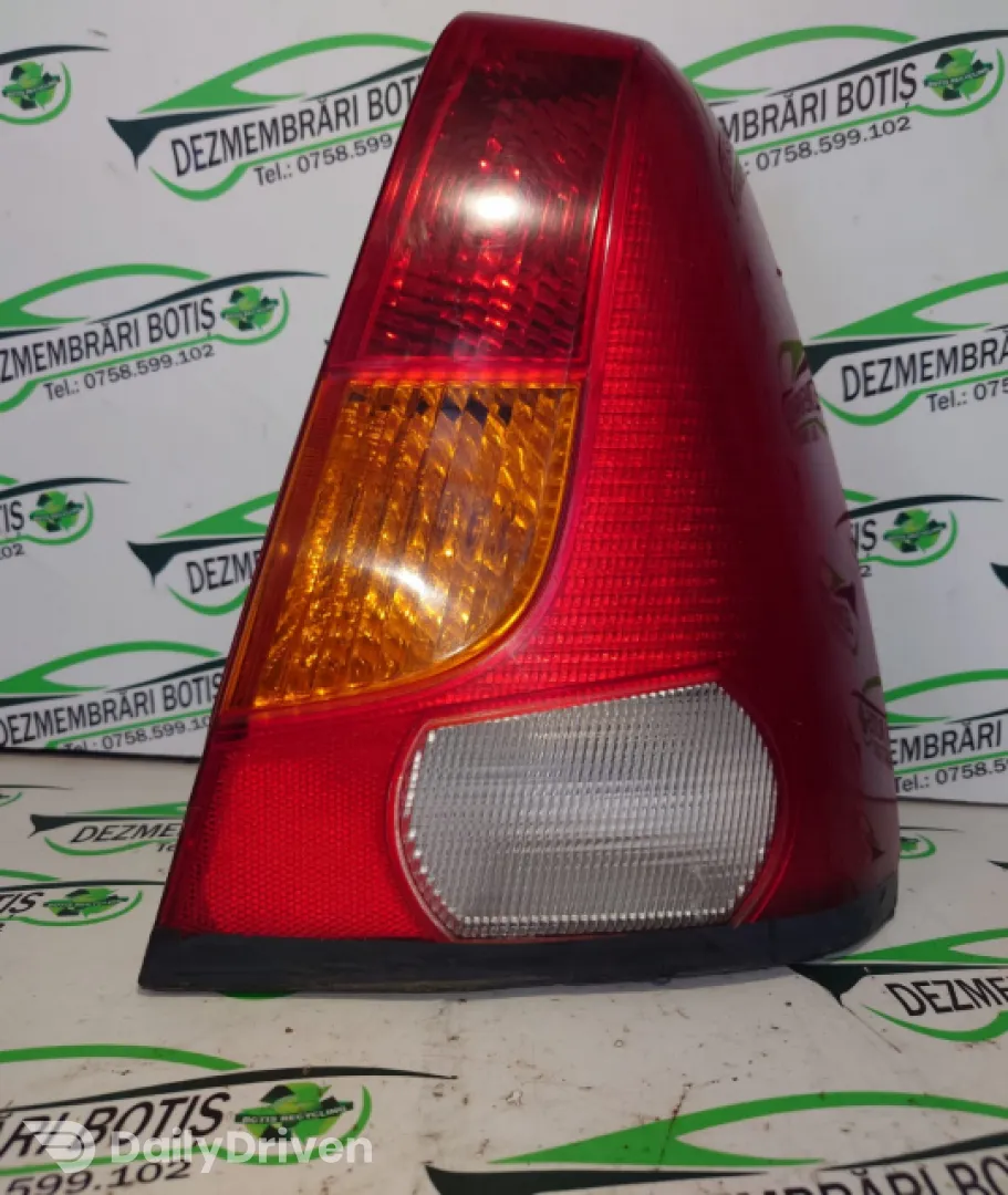 Lampa stop dreapta pe aripa Dacia Logan  [2004 - 2008] Sedan 1.4 MT (75 hp)