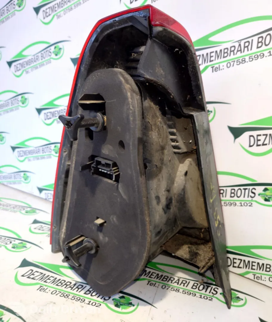 Lampa stop dreapta pe aripa Dacia Logan  [2004 - 2008] Sedan 1.4 MT (75 hp)
