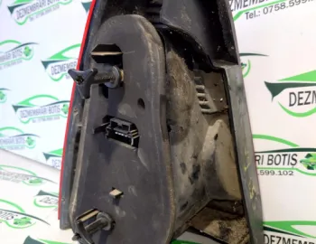Lampa stop dreapta pe aripa Dacia Logan  [2004 - 2008] Sedan 1.4 MT (75 hp)