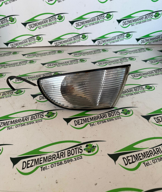Lampa semnalizare pe aripa fata dreapta Audi A4 B5 [1994 - 1999] Sedan 1.8 MT (125 hp)