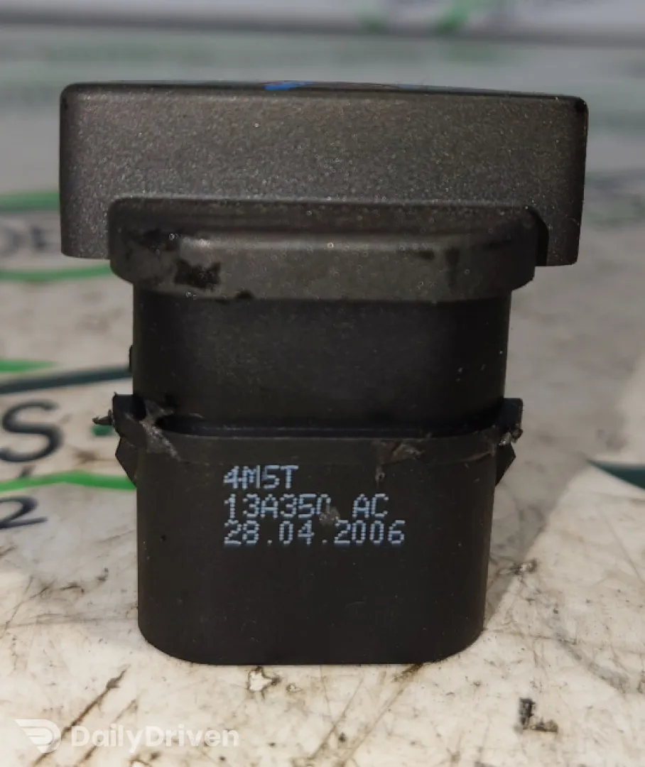 Buton avarie Ford Focus 2 [2004 - 2008] Hatchback 5-usi 1.6 TDCi MT (109 hp)
