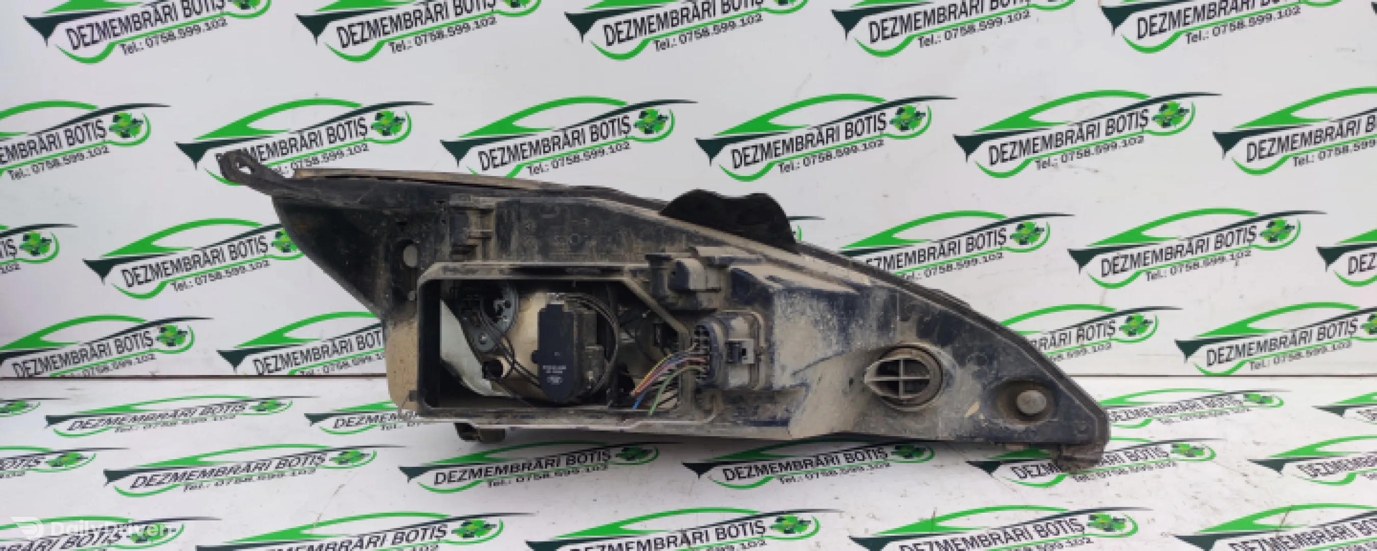 Far stanga Ford Focus  [1998 - 2004] wagon 5-usi 1.8 TDCi MT (101 hp)