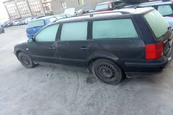 Usa / Portiera spate stanga Volkswagen VW Passat B5 [1996 - 2000] wagon 1.9 TDI MT (90 hp)