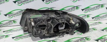 Far dreapta cu Xenon Audi A4 B5 [1994 - 1999] Sedan 1.6 MT (101 hp)