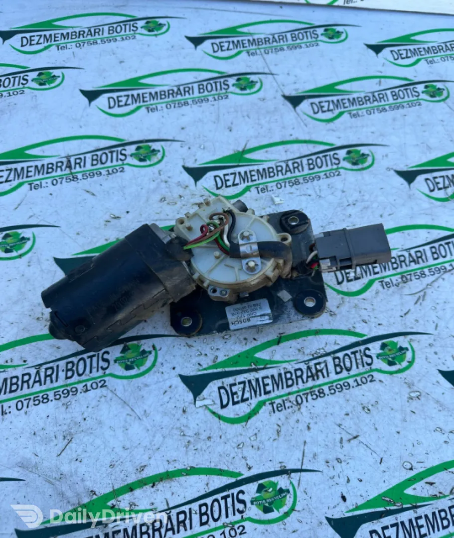 Motoras stergatoare volan pe stanga 9 390 332 378 Nissan Terrano R20