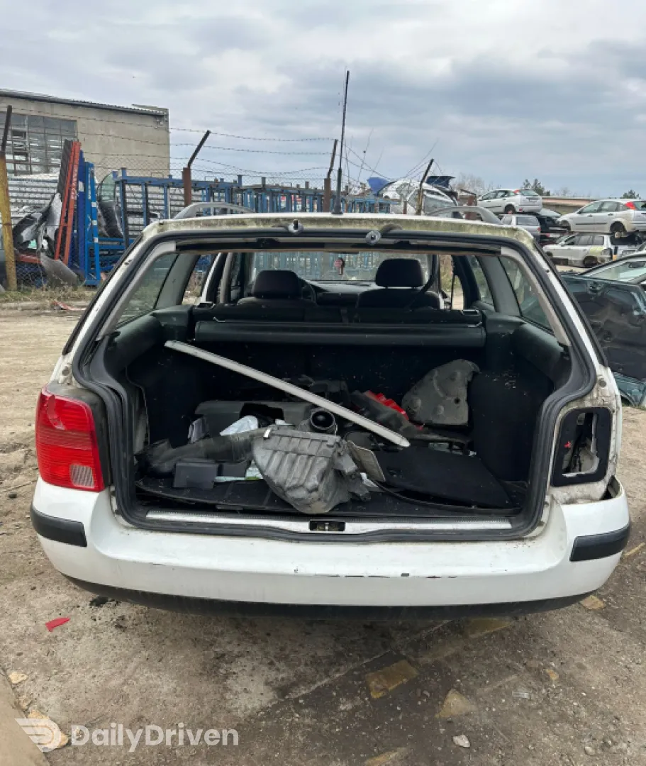 Usa / Portiera fata dreapta Volkswagen VW Passat B5 [1996 - 2000] wagon