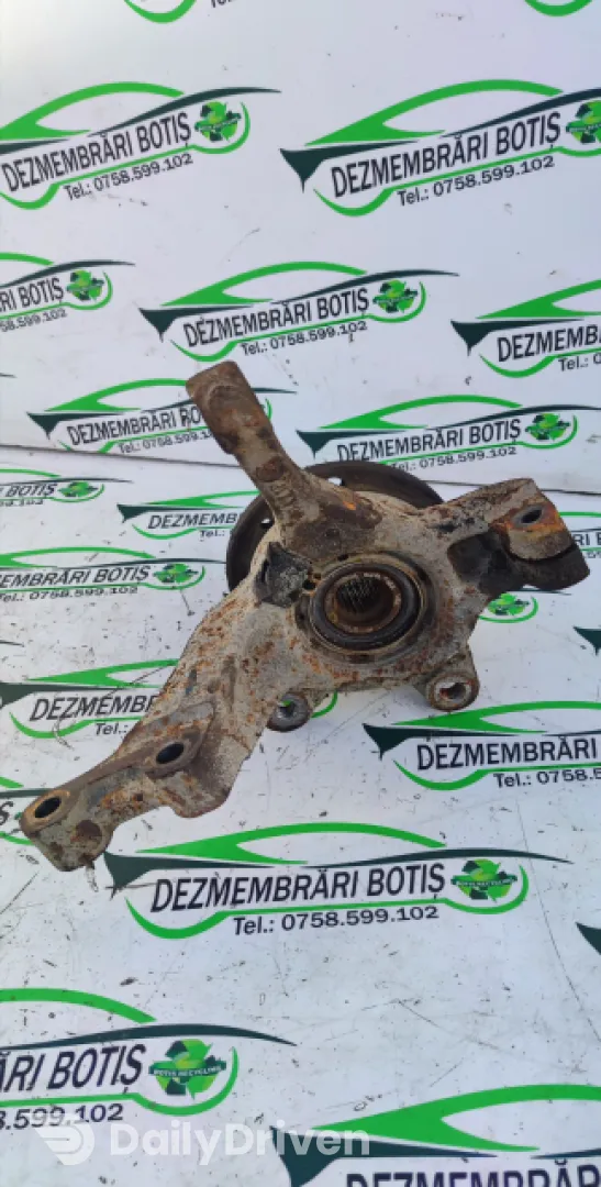 Fuzeta fata dreapta /LOG Dacia Logan  [2004 - 2008] Sedan 1.4 MT (75 hp)
