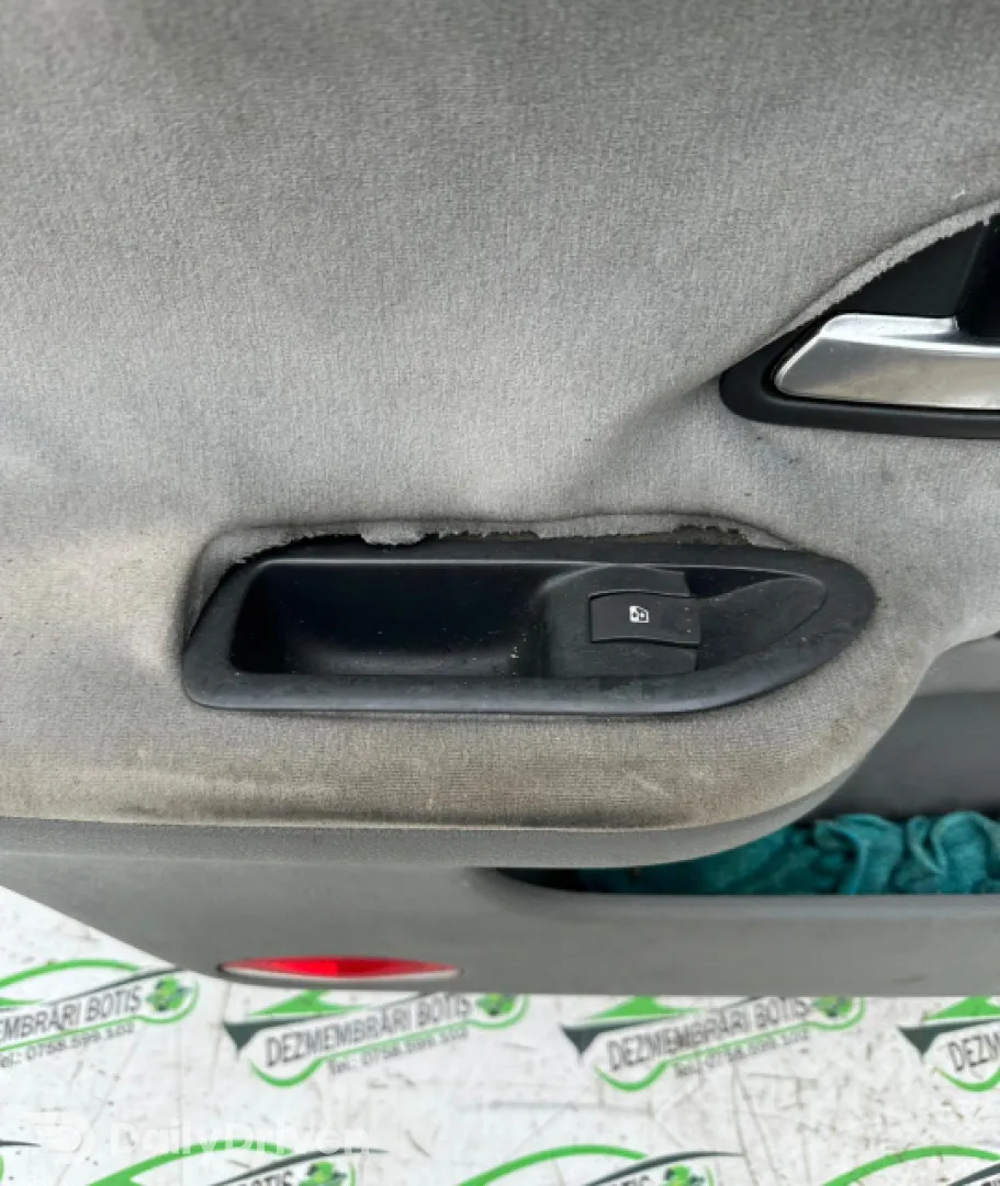 Usa / Portiera spate stanga Renault Laguna 2 [2001 - 2005] Grandtour wagon 1.8 MT (123 hp)