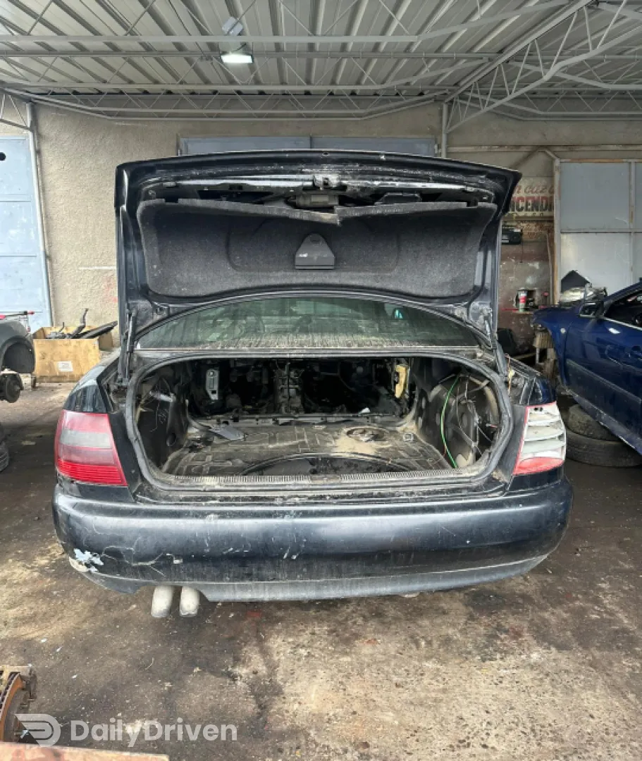 Vas lichid parbriz Audi A4 B5 [1994 - 1999] Sedan 1.9 D MT (75 hp)