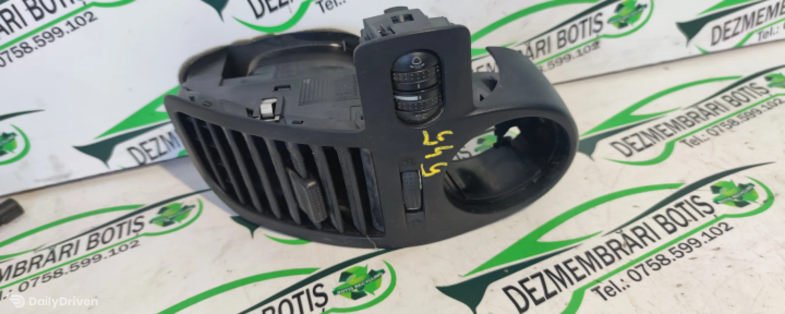 Grila ventilatie bord stanga Volkswagen VW Polo 3 6N [facelift] [2000 - 2002] Hatchback 3-usi 1.0 MT (50 hp)