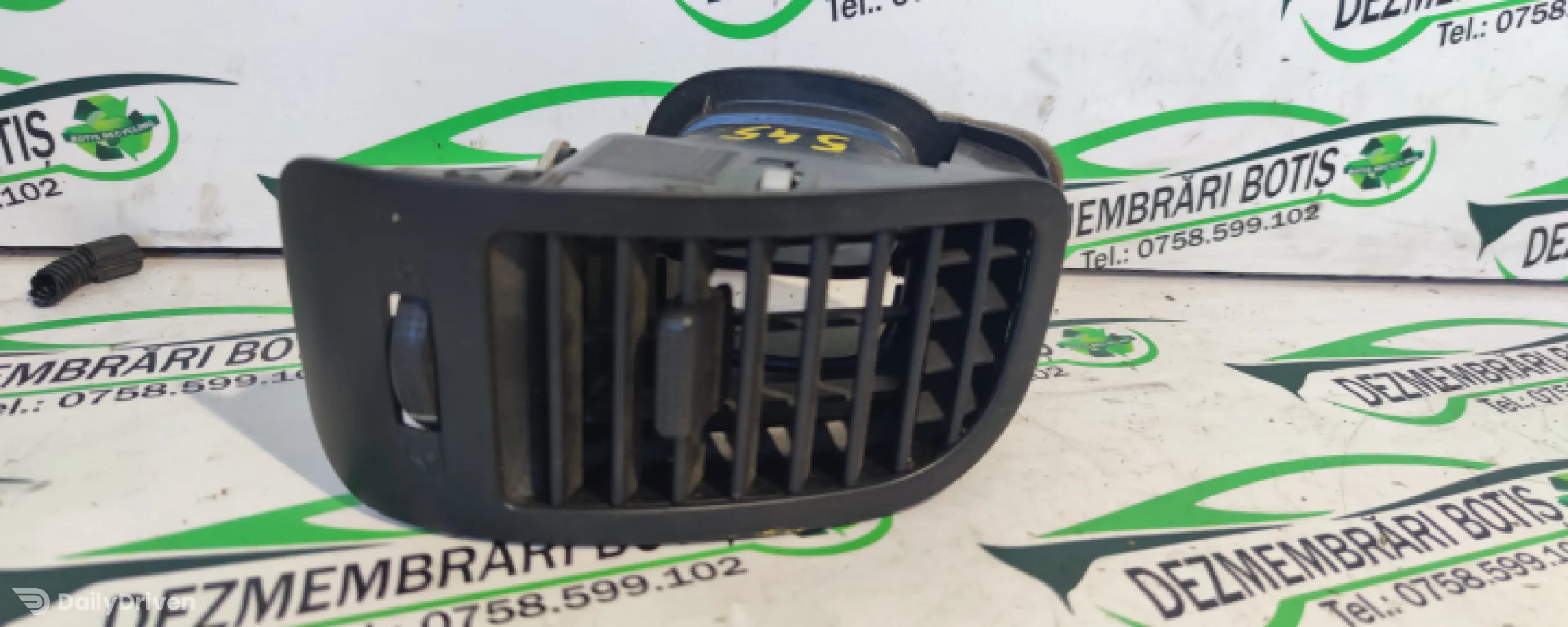 Grila ventilatie bord dreapta Volkswagen VW Polo 3 6N [facelift] [2000 - 2002] Hatchback 3-usi 1.0 MT (50 hp)