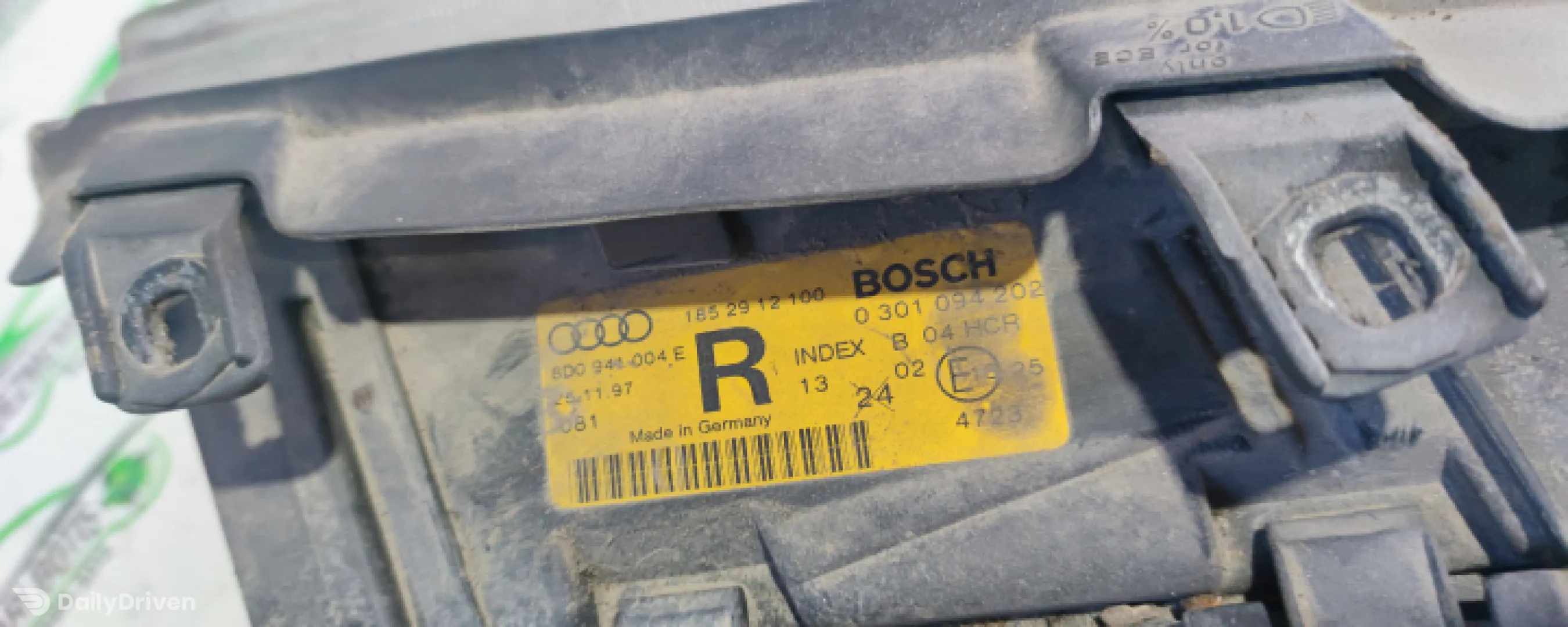Far dreapta Audi A4 B5 [1994 - 1999] Sedan 1.9 TDI AT (110 hp)
