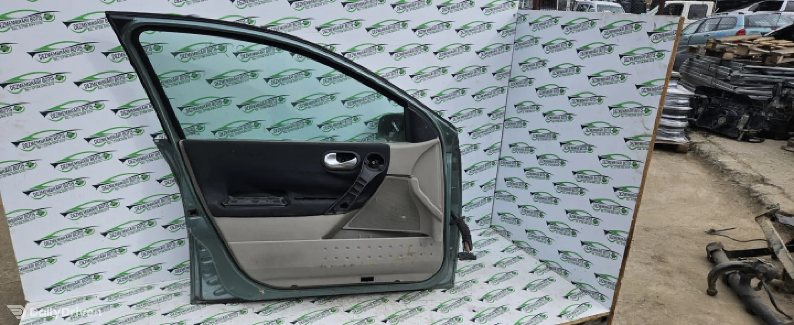 Usa / Portiera fata stanga Renault Megane 2 [2002 - 2006] wagon 1.5 dCi MT (82 hp)