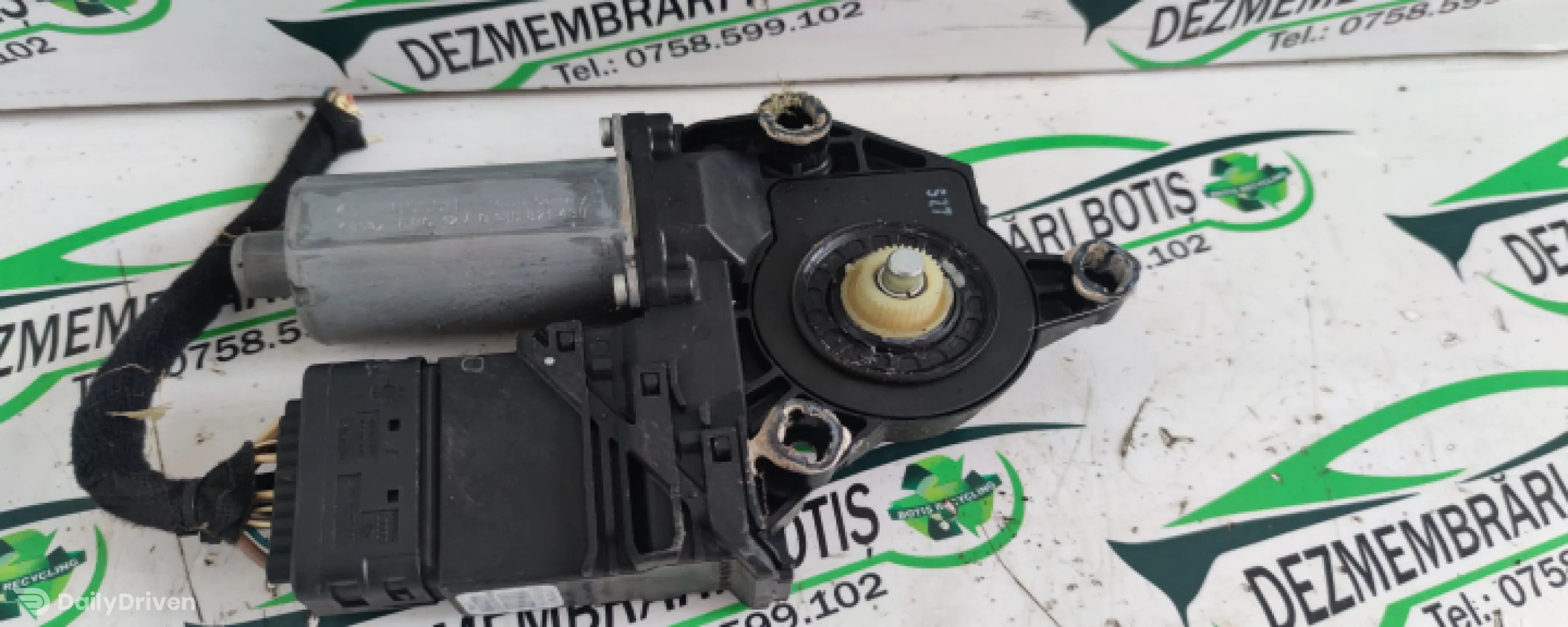 Motoras macara geam spate dreapta /1K4 839 402 E Volkswagen VW Golf 5 [2003 - 2009] Hatchback 5-usi