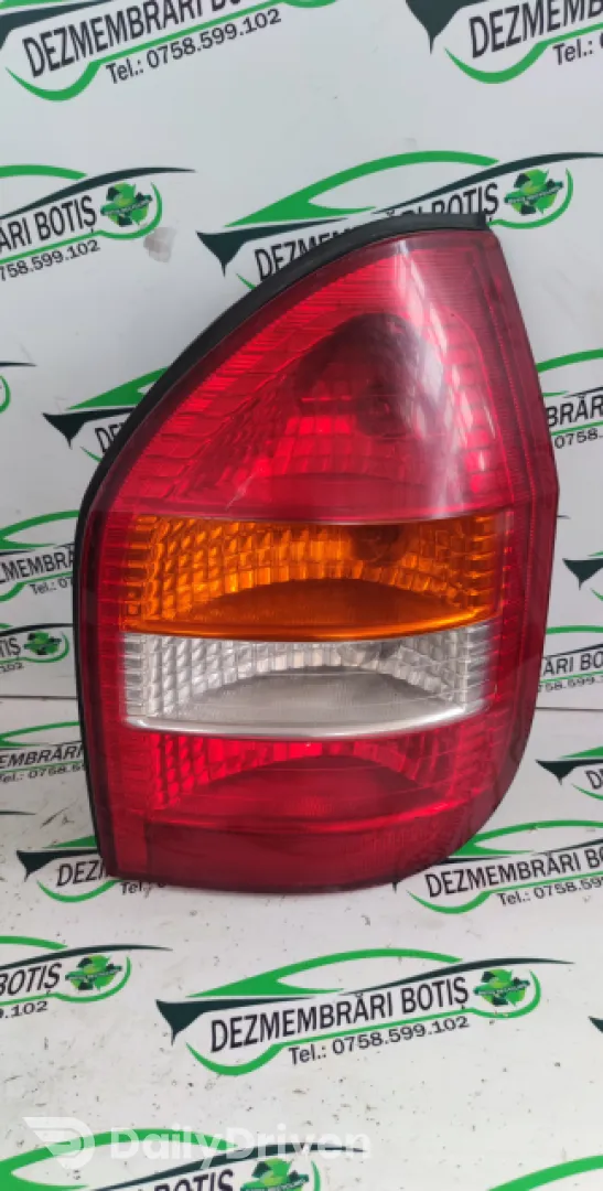 Lampa / Tripla stop dreapta pe aripa Opel Zafira A [1999 - 2003]