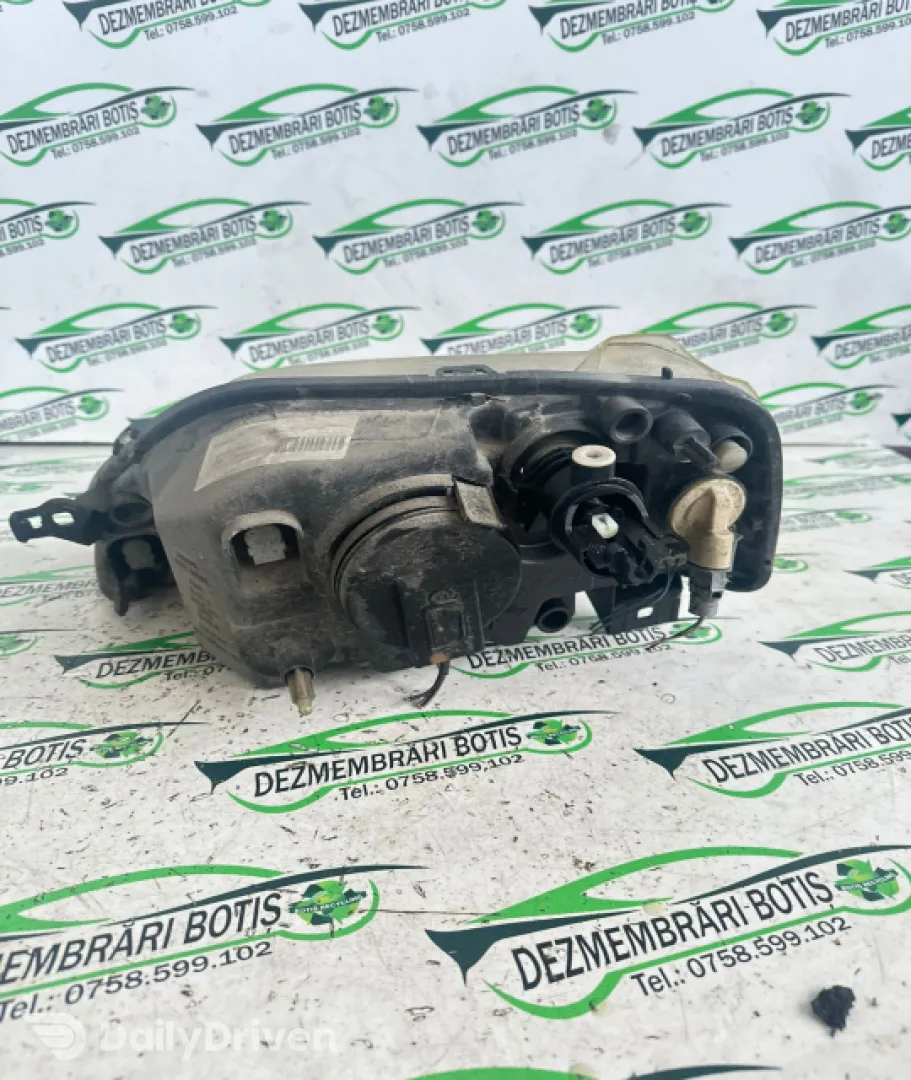 Far dreapta 8200211008 Dacia Logan  [2004 - 2008] Sedan 1.5 D MT (70 hp)