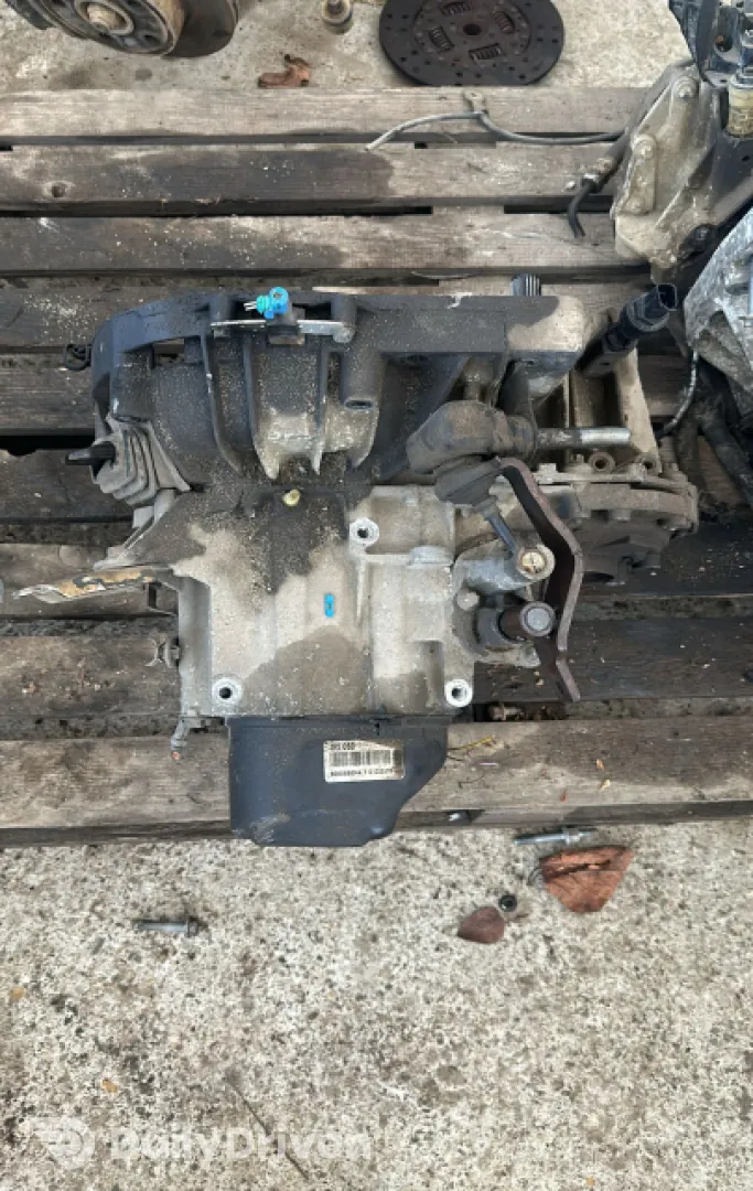 Cutie de viteze manuala Dacia Logan  [2004 - 2008] Sedan 1.4 MT (75 hp)