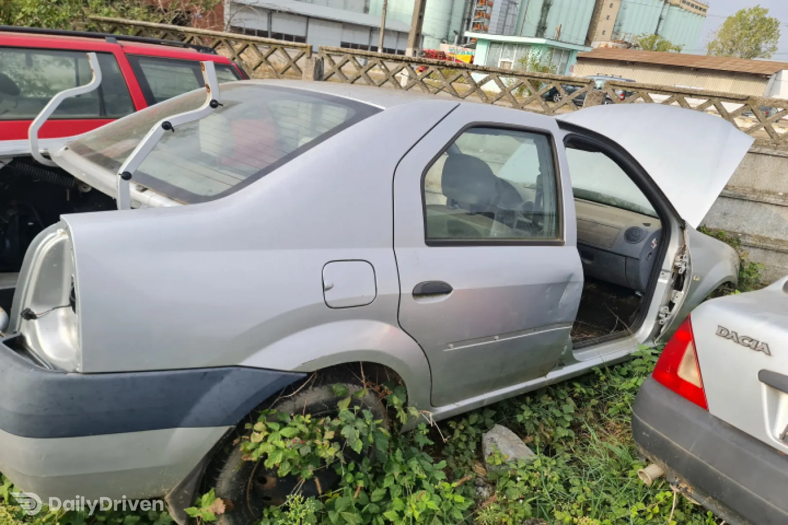 Far dreapta Dacia Logan  [2004 - 2008] Sedan 1.4 MT (75 hp)
