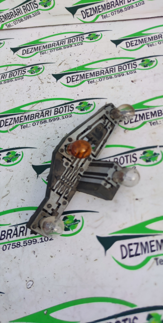 Soclu becuri lampa stop pe hayon dreapta Renault Laguna 2 [2001 - 2005] Grandtour wagon 1.8 MT (123 hp)