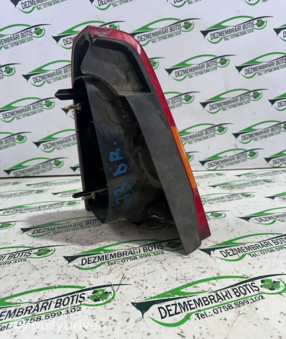 Lampa / Tripla stop dreapta pe aripa Dacia Logan  [2004 - 2008] Sedan 1.4 MT (75 hp)