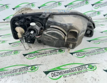 Far stanga Dacia Logan  [2004 - 2008] Sedan 1.4 MT (75 hp)