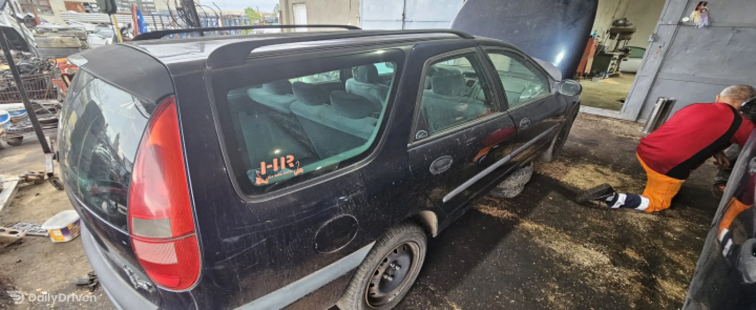 Ceasuri bord Renault Laguna  [facelift] [1998 - 2001] Grandtour wagon 1.6 MT (108 hp)