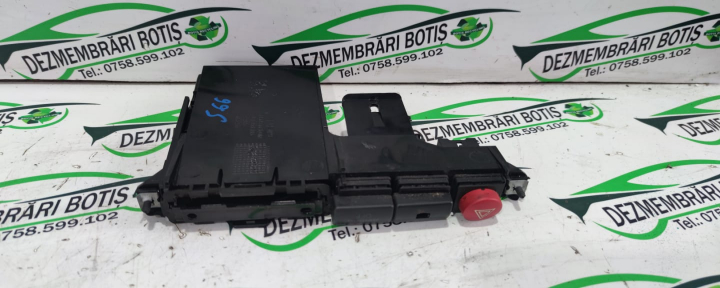 Buton avarie Seat Ibiza 3 6L [2002 - 2006] Hatchback 5-usi 1.2 MT (64 hp)