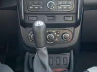 Hat das manuelle Getriebe Probleme beim Schalten?