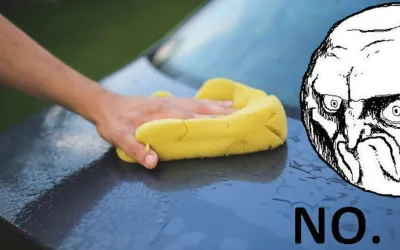 Cele mai comune greșeli la spălarea mașinii care îți pot distruge vopseaua