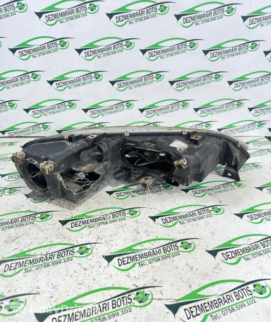 Far stanga Mazda 6 GG [2002 - 2005] wagon 1.8 MT (120 hp)