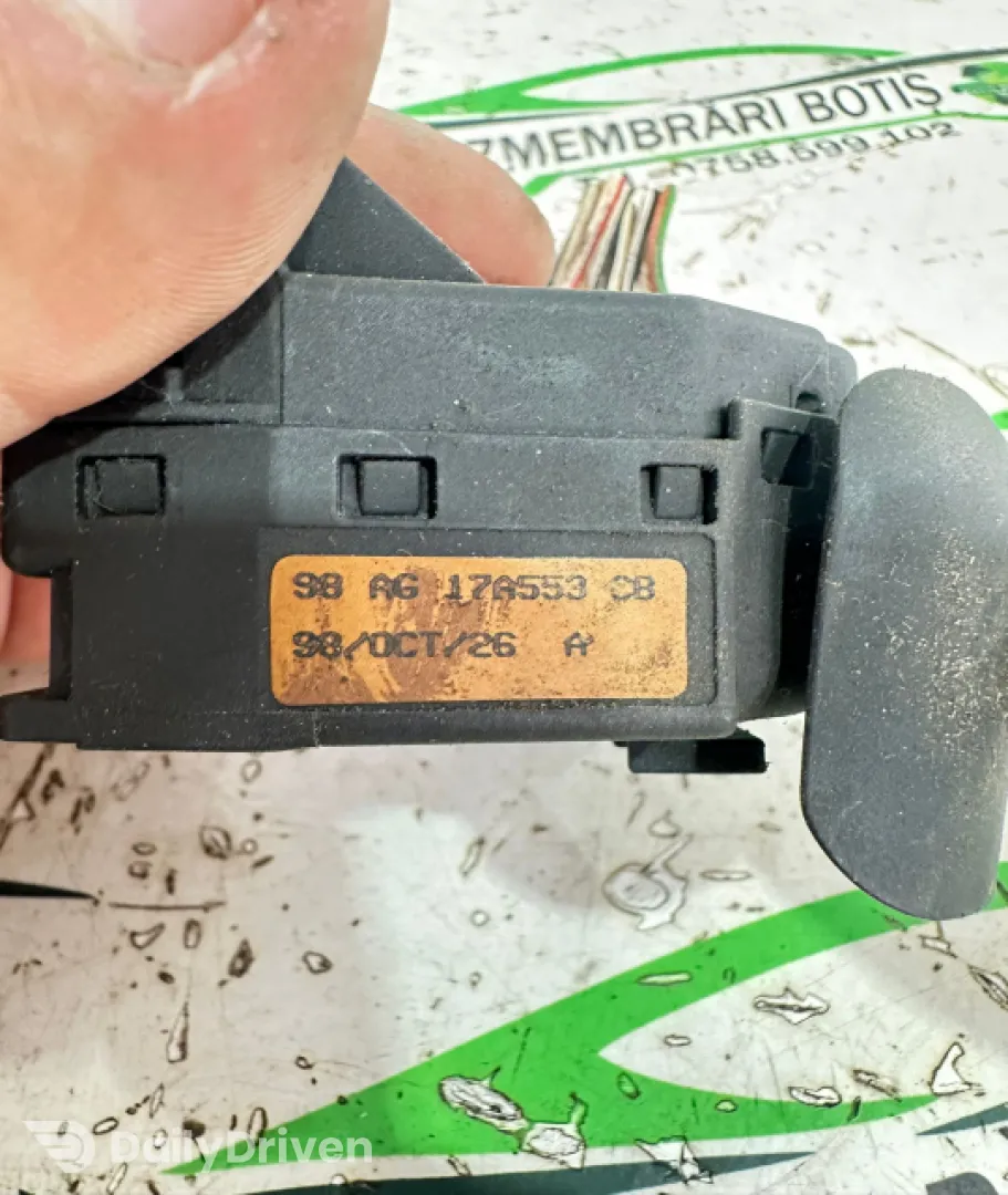 Maneta stergatoare parbriz si luneta 98 AG 17A553 CB Ford Focus  [1998 - 2004] Hatchback 5-usi 1.4 MT (75 hp)
