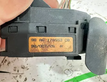 Maneta stergatoare parbriz si luneta 98 AG 17A553 CB Ford Focus  [1998 - 2004] Hatchback 5-usi 1.4 MT (75 hp)