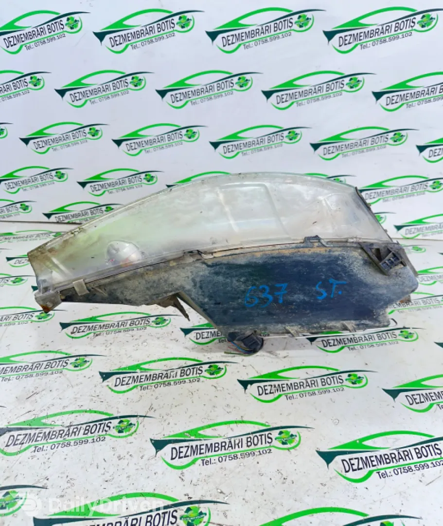 Far stanga Ford Focus  [1998 - 2004] wagon 5-usi 1.8 TDi MT (75 hp)