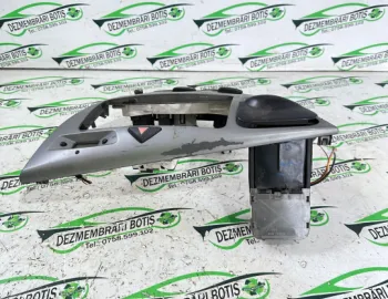 Consola centrala Ford Focus  [1998 - 2004] wagon 5-usi 1.8 TDi MT (75 hp)