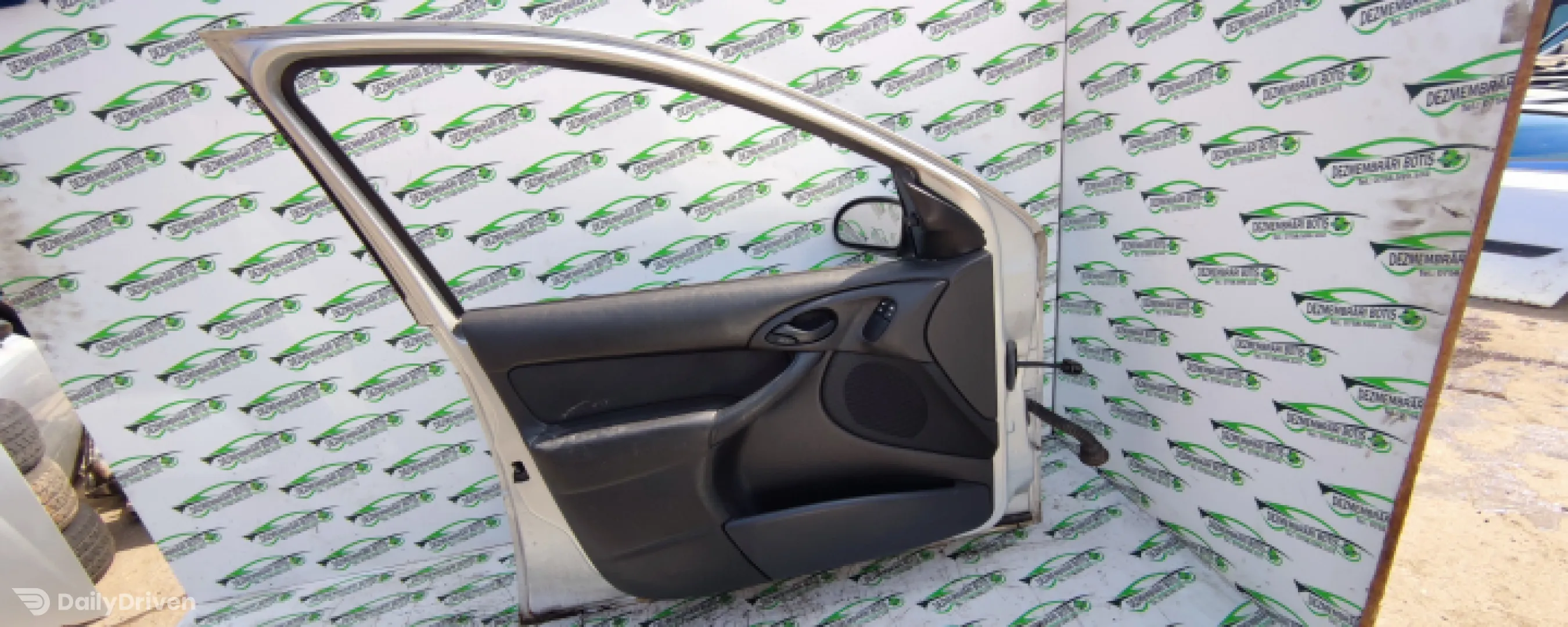 Usa / Portiera fata stanga /642 Ford Focus  [1998 - 2004] Hatchback 5-usi 1.6 MT (101 hp)