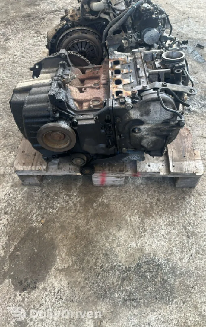 Motor fara anexe @617 Renault Laguna  [facelift] [1998 - 2001] Grandtour wagon 1.6 MT (108 hp)