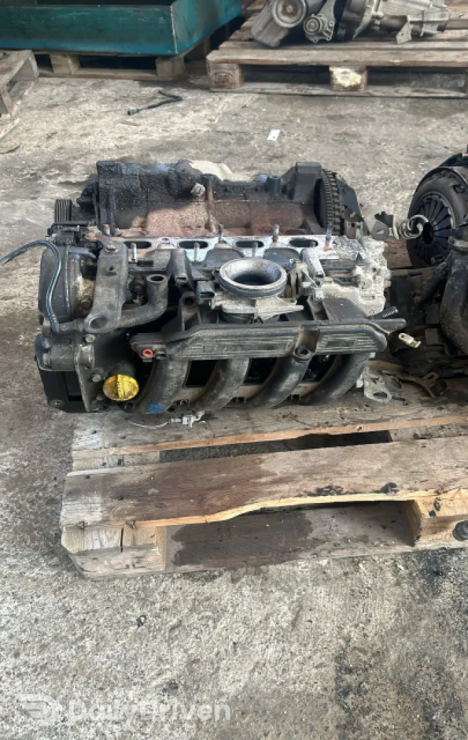 Motor fara anexe @617 Renault Laguna  [facelift] [1998 - 2001] Grandtour wagon 1.6 MT (108 hp)