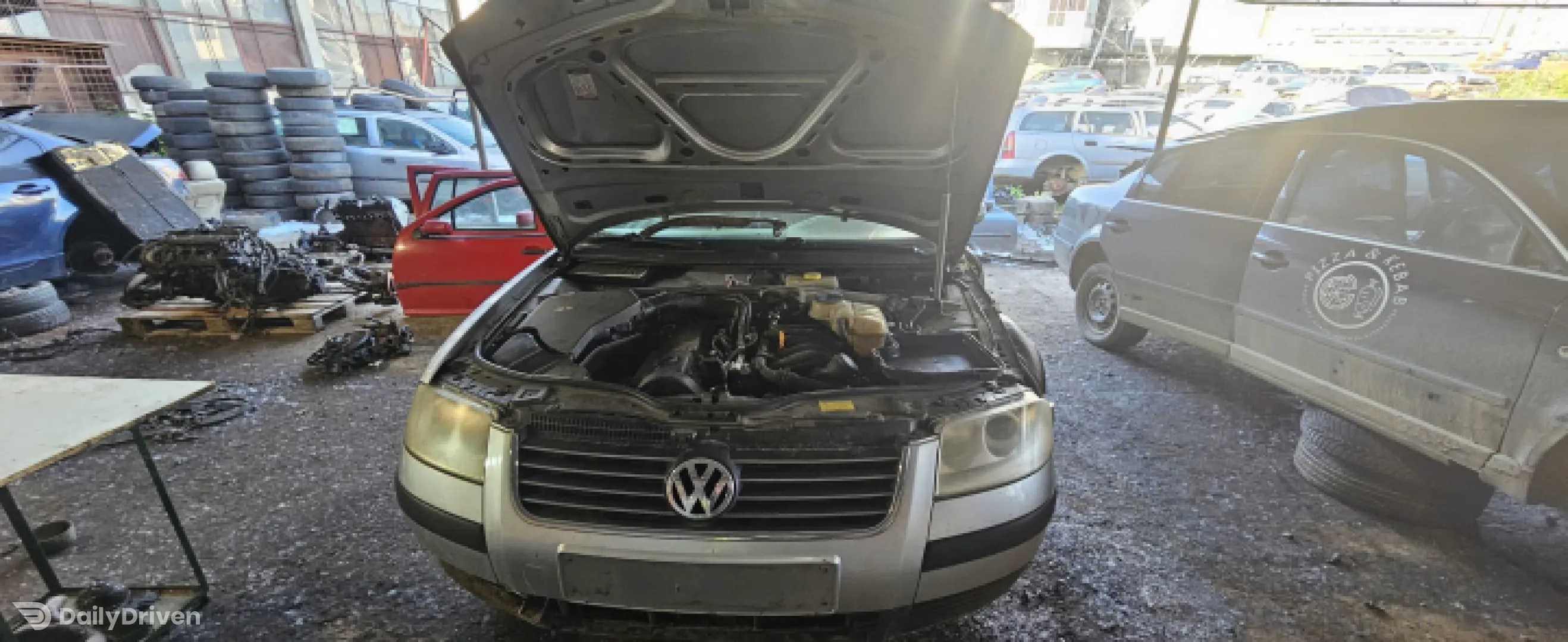 Capota motor /660 Volkswagen VW Passat B5.5 [facelift] [2000 - 2005] Sedan 1.6 MT (102 hp)