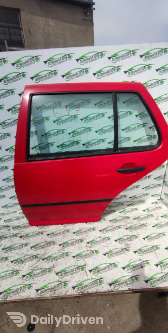 Usa / Portiera spate stanga /647 Volkswagen VW Golf 4 [1997 - 2006] Hatchback 5-usi 1.4 MT (75 hp)