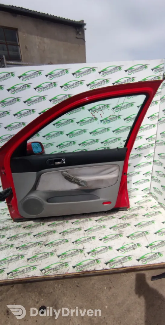Usa / Portiera fata dreapta /647 Volkswagen VW Golf 4 [1997 - 2006] Hatchback 5-usi 1.4 MT (75 hp)