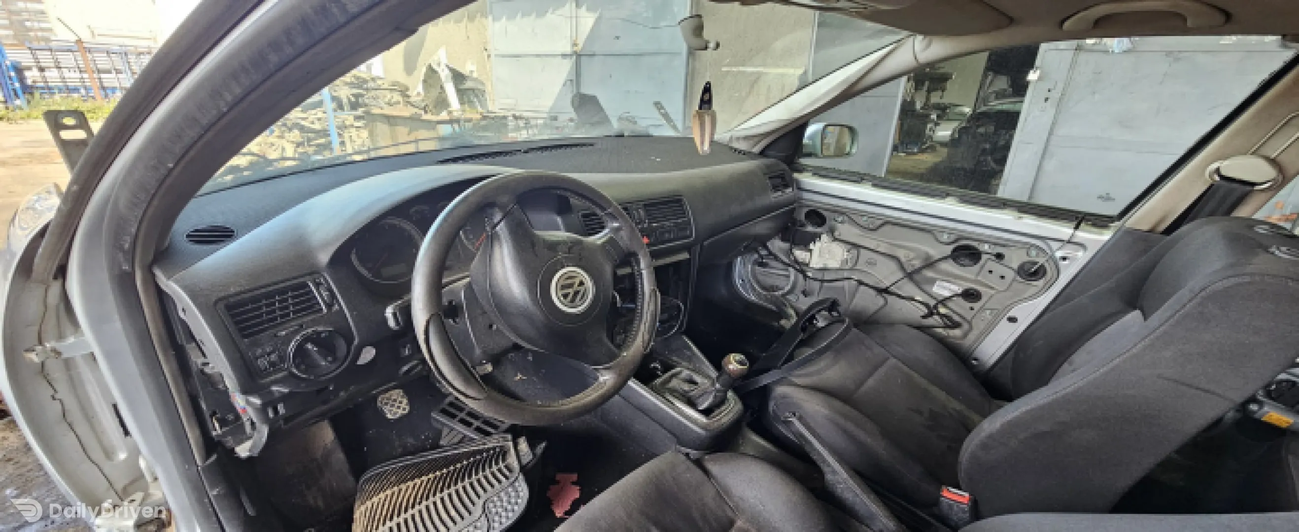 Vas expansiune Volkswagen VW Bora  [1998 - 2005] Sedan 1.9 TDI MT (115 hp)