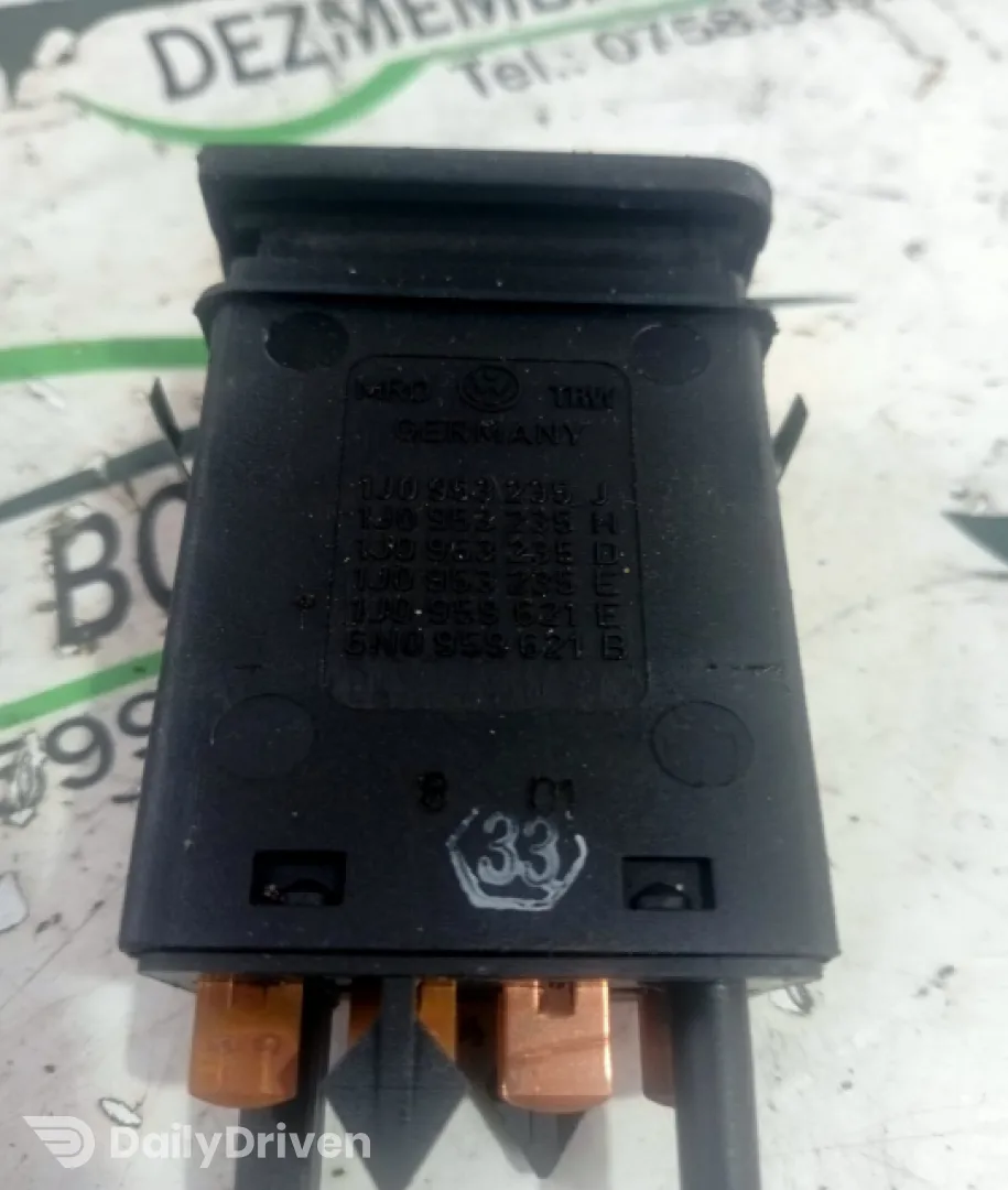 Buton dezaburire parbriz Volkswagen VW Bora  [1998 - 2005] Sedan 1.9 TDI MT (115 hp)