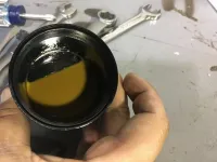 ¿Por qué huele el aceite de motor de gasolina?