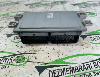 Calculator motor ECU 8200483732 Dacia Logan  [2004 - 2008] Sedan 1.4 MT (75 hp)
