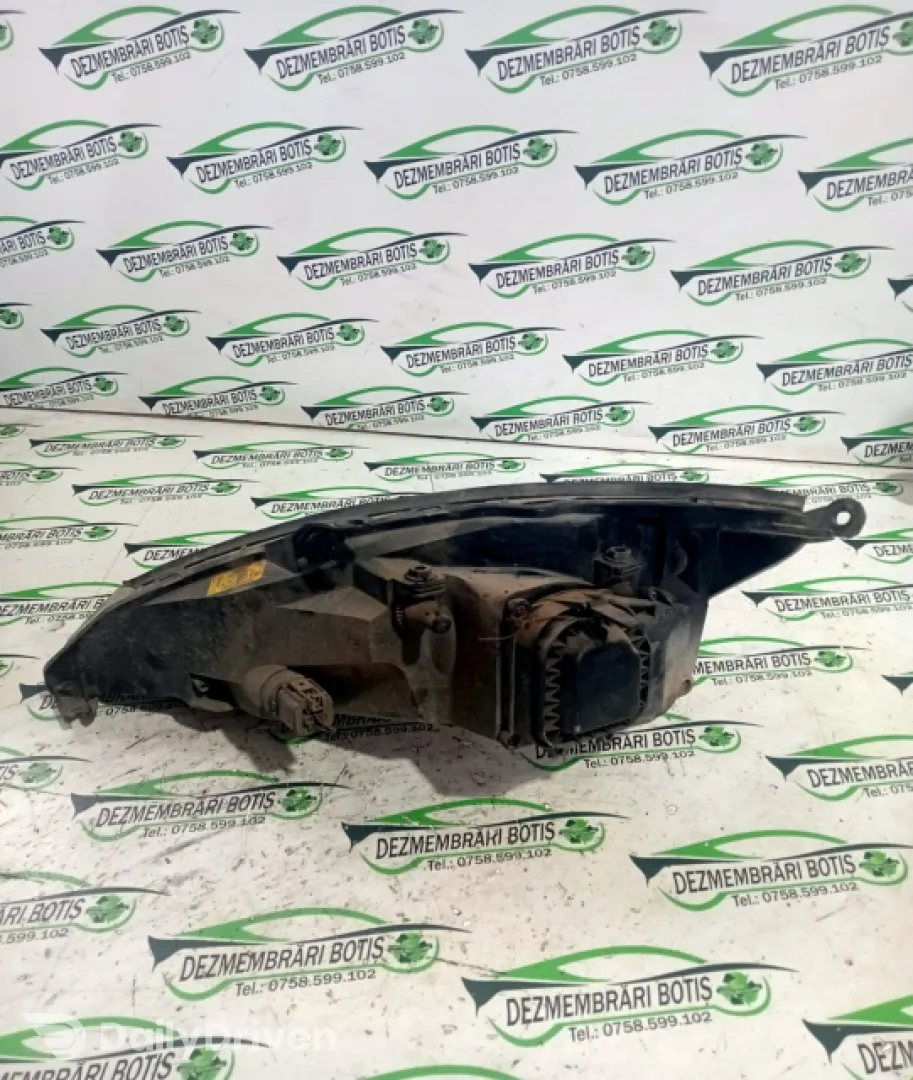 Far dreapta Ford Focus  [1998 - 2004] Hatchback 5-usi 1.4 MT (75 hp)