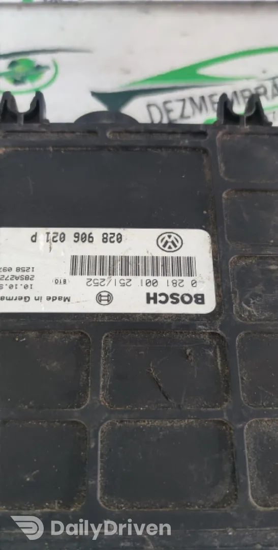 Calculator motor ECU 028 906 021 P Volkswagen VW Golf 4 [1997 - 2006] Hatchback 5-usi 1.4 MT (75 hp)