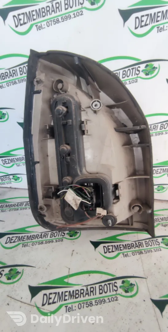Lampa / Tripla stop dreapta pe aripa /650 Opel Zafira A [1999 - 2003]